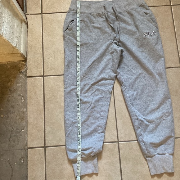 Fila joggers Size M - Picture 7 of 9